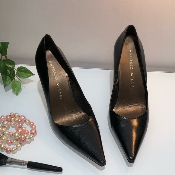 Gianni Bini Leather Black Heels - Picture 4 of 16